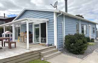 27 East Bank Road, Thornton