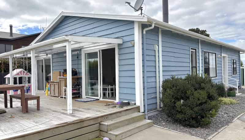 27 East Bank Road, Thornton