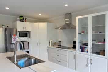 27 East Bank Road, Thornton