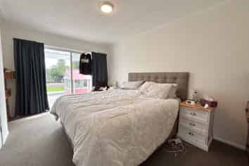 27 East Bank Road, Thornton