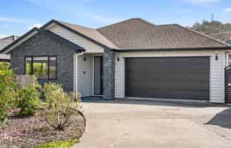 16 Sir Lincoln Drive, Kumeu