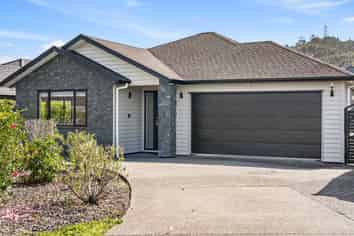 16 Sir Lincoln Drive, Kumeu