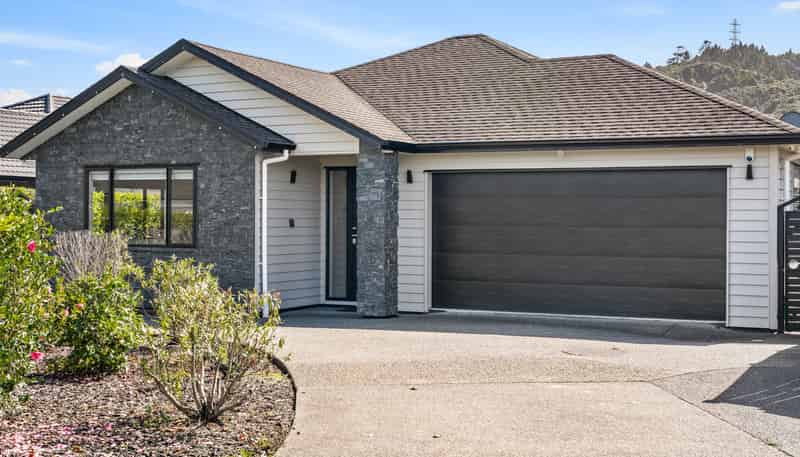 16 Sir Lincoln Drive, Kumeu