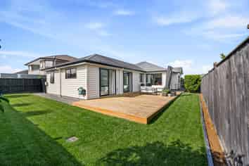 16 Sir Lincoln Drive, Kumeu