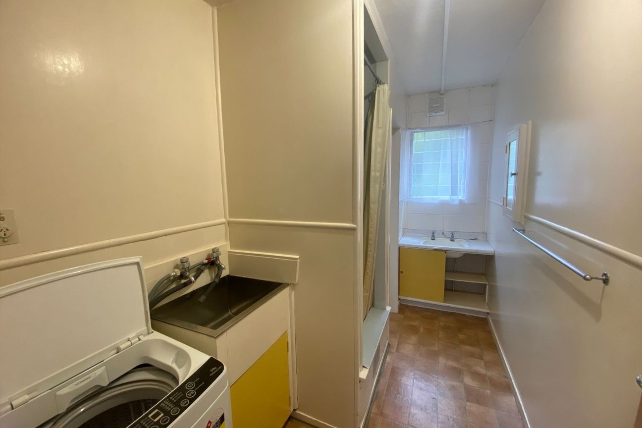 Spacious Downstairs Unit - Widok 4