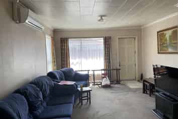 3-67 Hills Road, Saint Albans