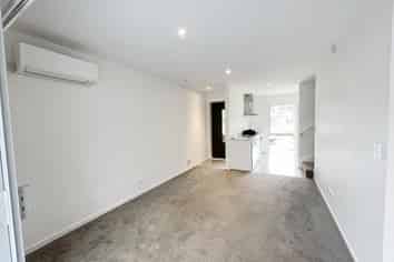 20/10  Silver Moon Road, Albany