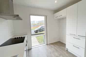 20/10  Silver Moon Road, Albany