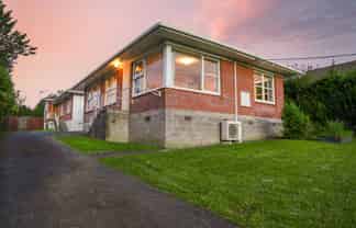 1/229 Glenfield Road, Hillcrest