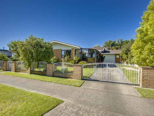 329 Westminster Avenue, Tamatea