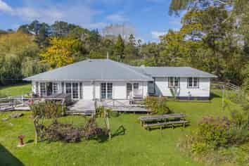 1102 Peak Road, Waimauku