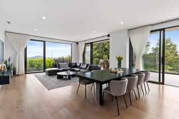 326 Flat Bush School Road, Flat Bush