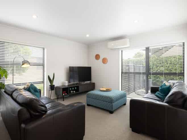 6 Braedan Lane, Huntington