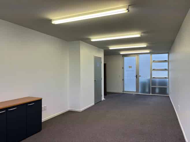 Ground Floor Office/Retail with Carpark