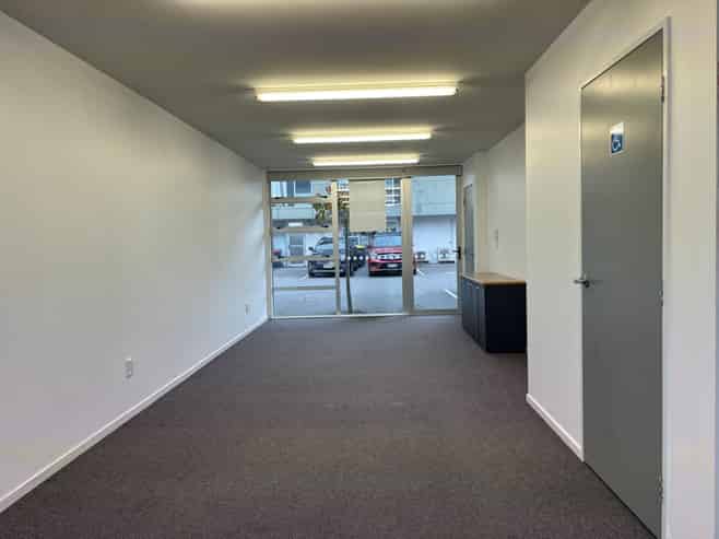 Ground Floor Office/Retail with Carpark
