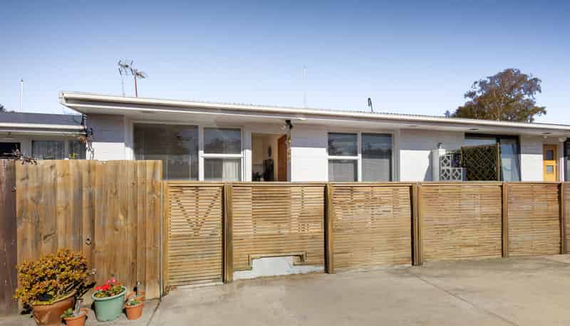 2/162 Stanmore Road, Linwood