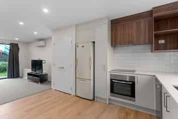 16B Champion Street, Saint Albans