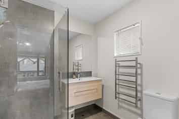 16B Champion Street, Saint Albans