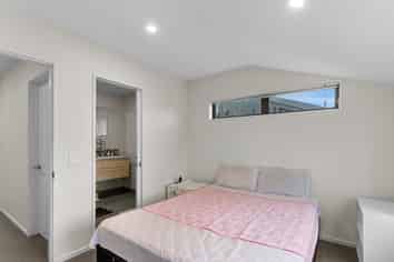 16B Champion Street, Saint Albans