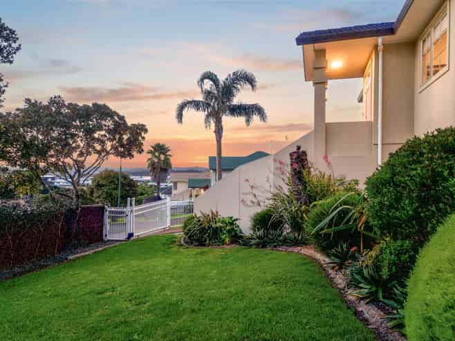 32 Canary Place, Unsworth Heights