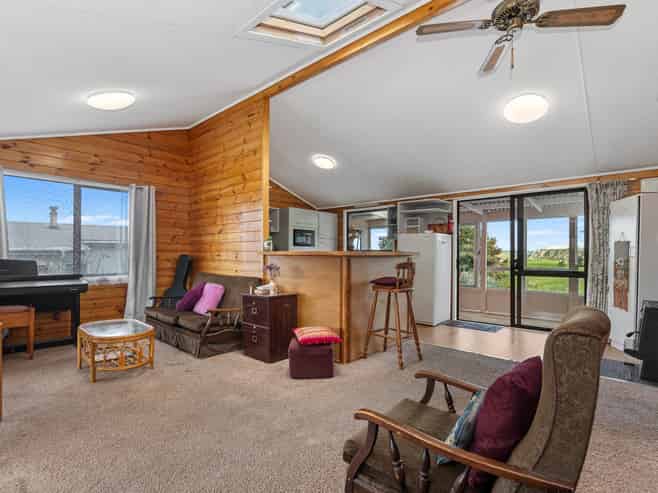 242 Portland Road, Portland