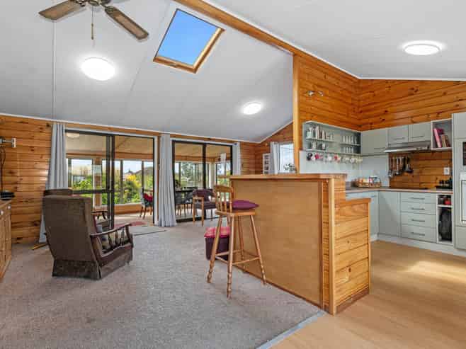 242 Portland Road, Portland