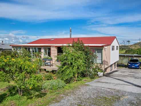 242 Portland Road, Portland