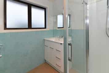 15 Franklyne Road, Otara