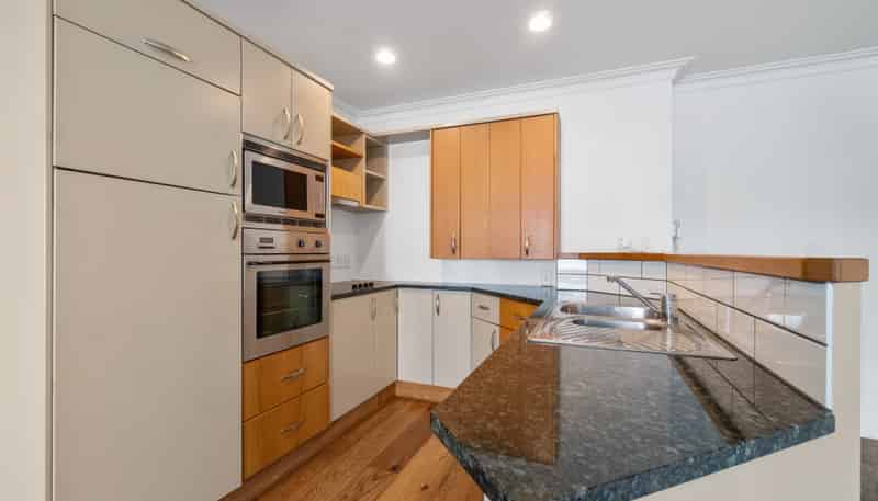 1K/118 Gladstone Road , Parnell