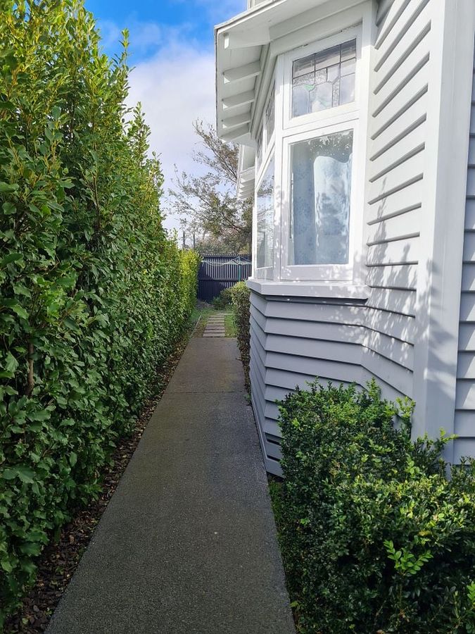Charming 4 bedroom character home - Widok 2