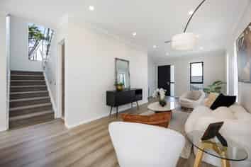 11B Norman Lesser Drive, Saint Johns