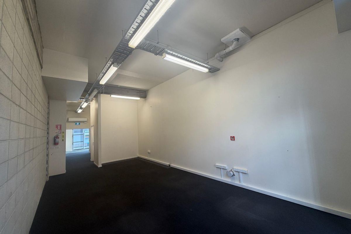 CBRE - Modern City Fringe Office / Showroom - Ansicht 3