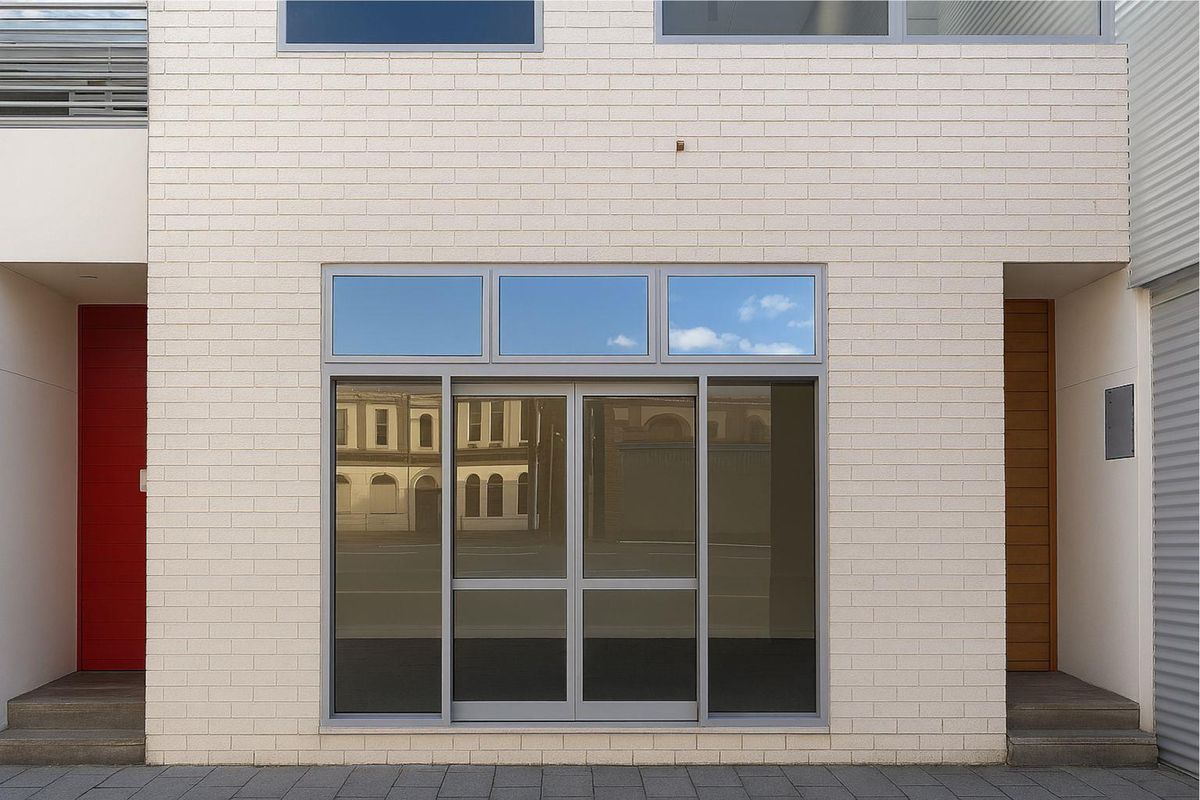 CBRE - Modern City Fringe Office / Showroom - Ansicht 2