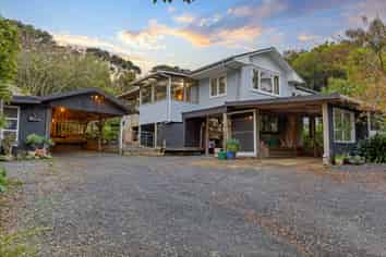 18 Tasman View Road, Bethells Beach