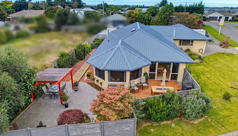 4 Devon Crescent, DARFIELD