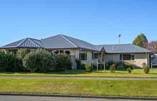 4 Devon Crescent, DARFIELD