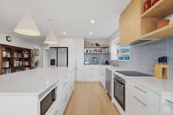 4 Devon Crescent, DARFIELD