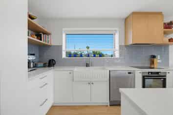 4 Devon Crescent, DARFIELD