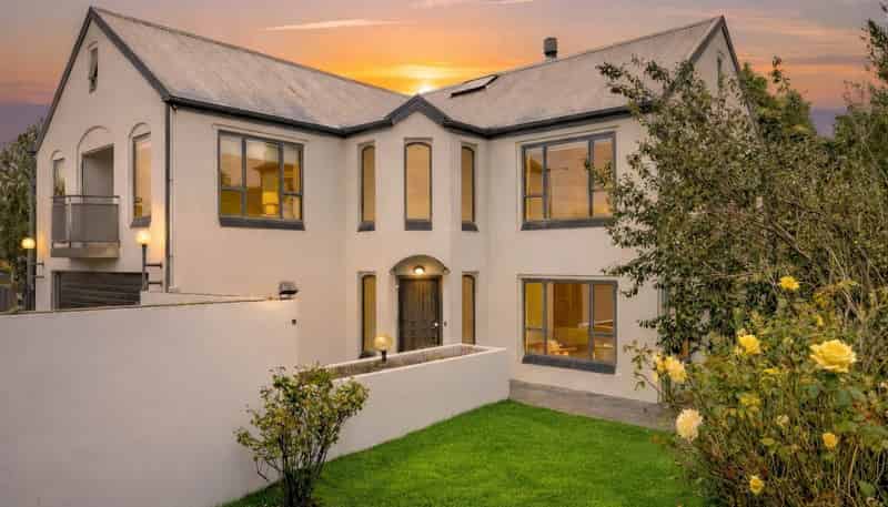 2/155 Yaldhurst Road, Upper Riccarton