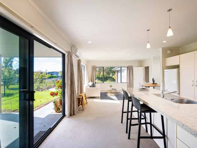 25 Arbuckle Road, Frimley