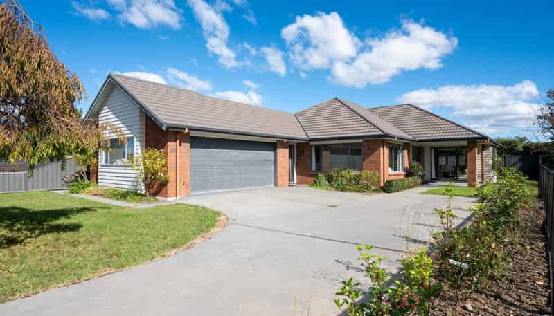 25 Arbuckle Road, Frimley