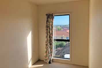 COMMERCIAL LIVE AND WORK UNIT FOR LEASE  
