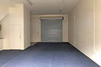 COMMERCIAL LIVE AND WORK UNIT FOR LEASE  
