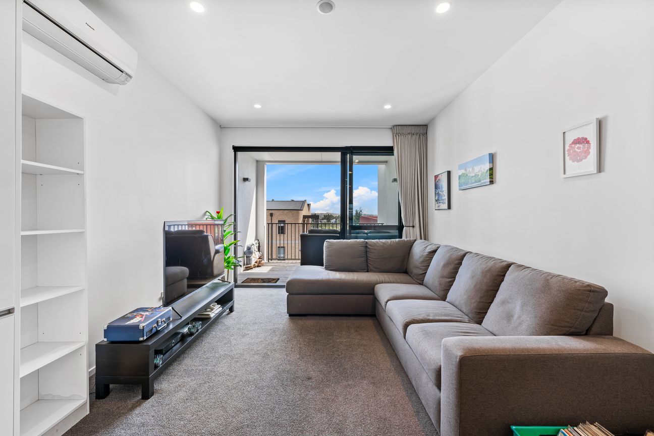 Elevated with garden views in the heart of it all! - Bild 5