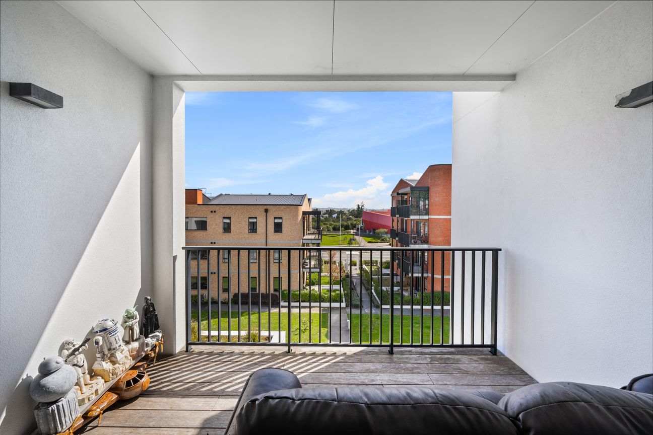 Elevated with garden views in the heart of it all! - Bild 4