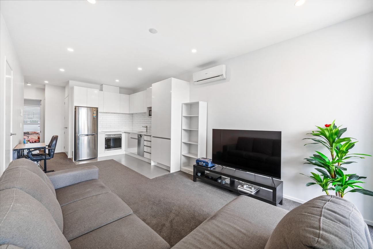Elevated with garden views in the heart of it all! - Bild 6