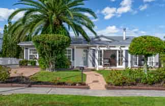 5 Micawber Place, Mellons Bay