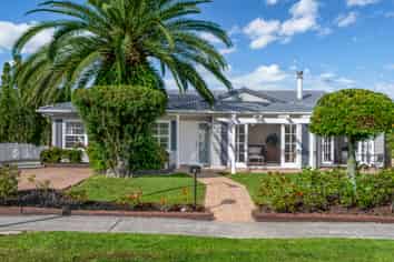 5 Micawber Place, Mellons Bay