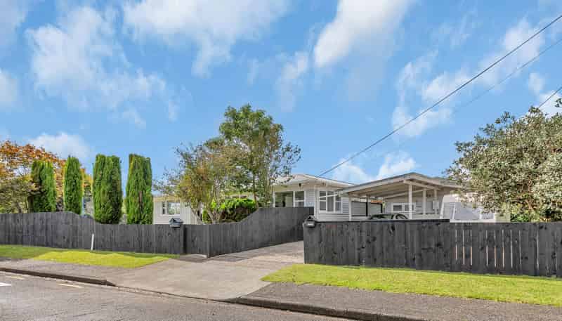 8A Denby Crescent, Tikipunga