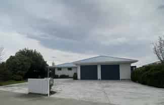 90 Solway Crescent, Solway